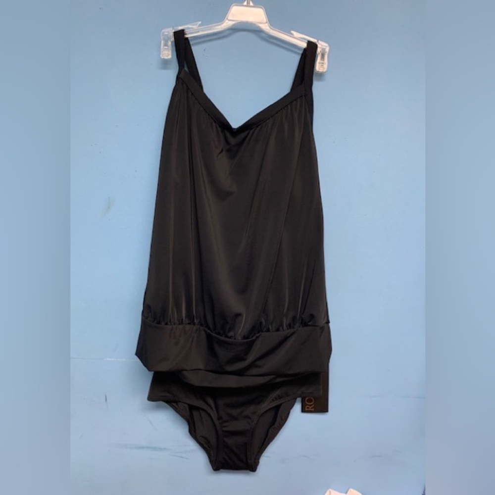 16 40D cup NWT 43200 2 piece blouson swimsuit black
